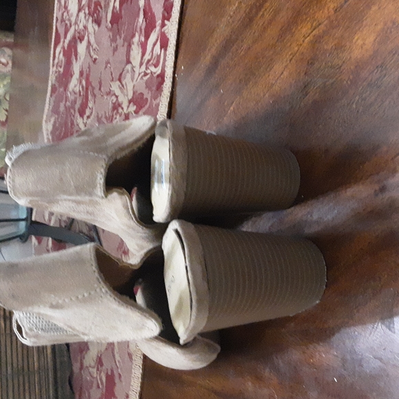 Shoes - Picture 3 of 3